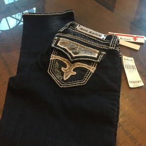 Rock Revival Molly Easy Straight 26x34 (PRICE FIRM). Discount if bundled 2+ pair